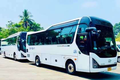 Thaco 29-30 seat van for rent in Da Nang