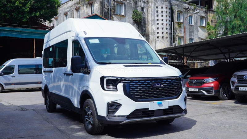 Luxury car, Ford transit 16 seater car rental Da Nang